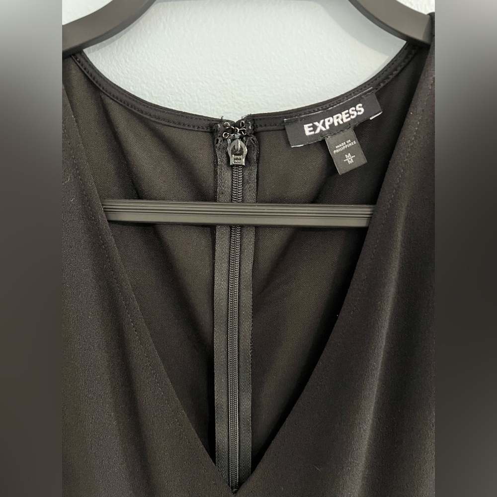 Express Black V-Neck Tie Waist Straight Leg Jumpsuit with Pockets, Medium - Picture 6 of 9